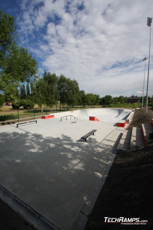 Nowy Betonowy Skatepark Techramps w Radzionkowie!