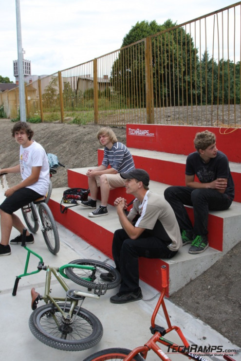 Nowy Betonowy Skatepark Techramps w Radzionkowie!