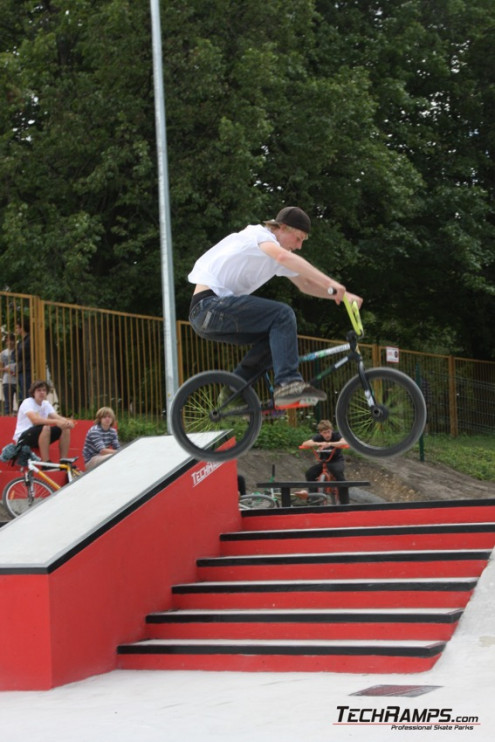 Nowy Betonowy Skatepark Techramps w Radzionkowie!