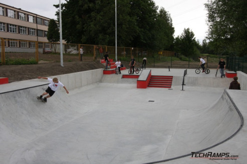 Nowy Betonowy Skatepark Techramps w Radzionkowie!