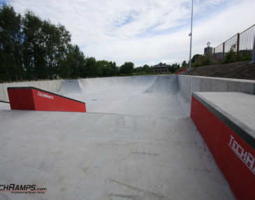 Nowy Betonowy Skatepark Techramps w Radzionkowie!